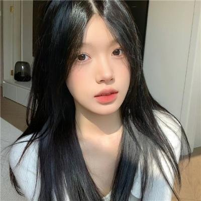 她来到我身边